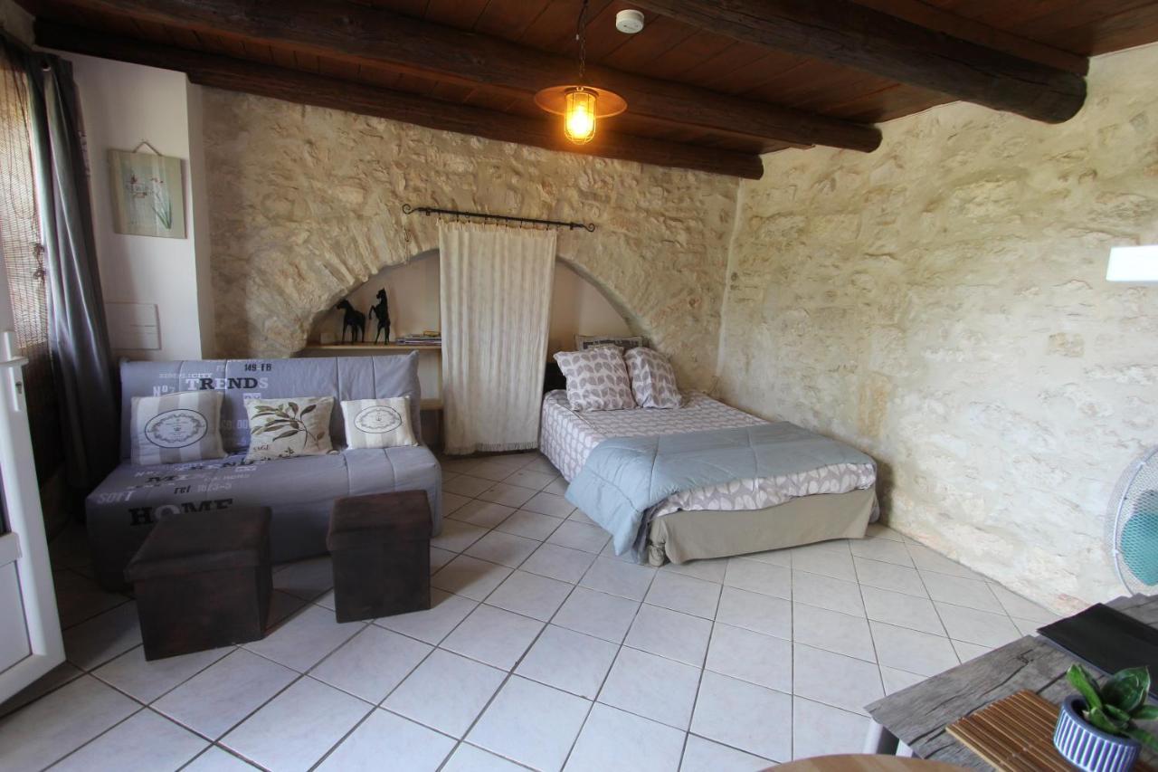Studio Gard Calme Et Nature Russan Exterior photo