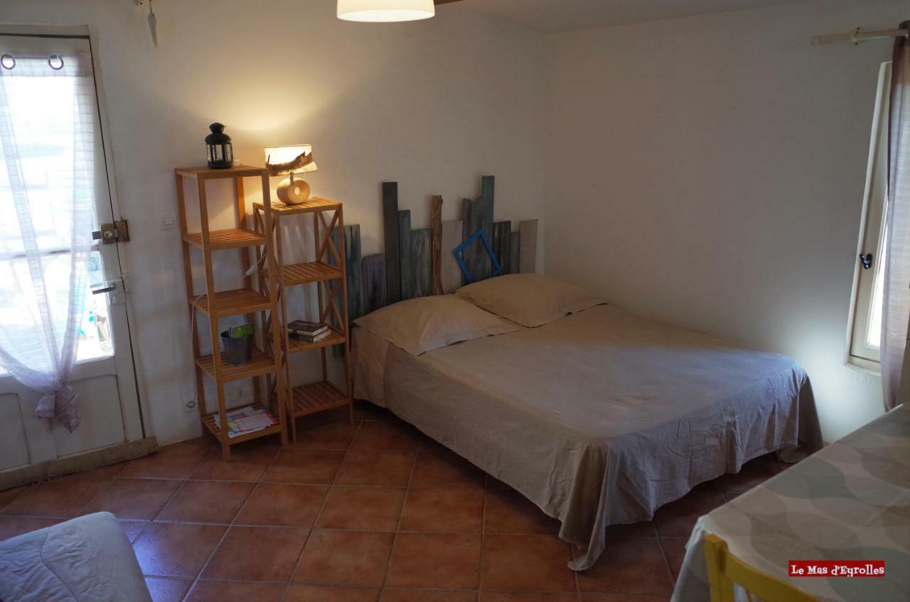 Studio Gard Calme Et Nature Russan Exterior photo